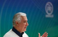 Javier Arenas traslada su respaldo a Moreno en el congreso del PP andaluz donde esta tarde será homenajeado