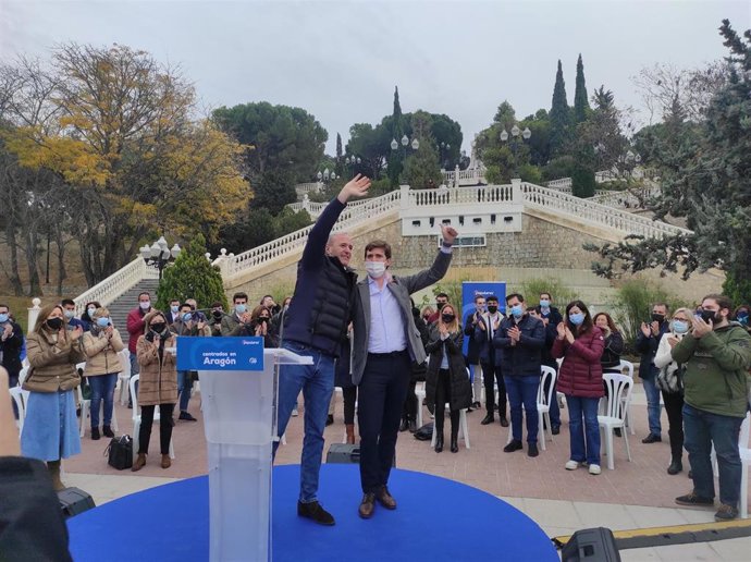 Azcón dice que ve "miedo" en el PSOE porque "solo" se dedica a hablar de "echar" al PP de las instituciones.