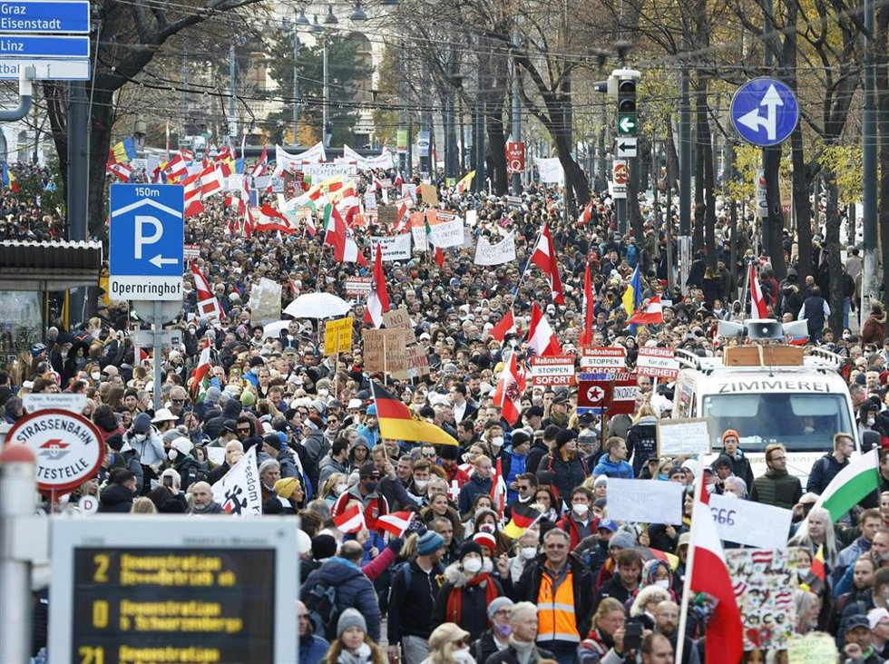 Protesta contra las nuevas medidas contra el coronavirus en Austria.