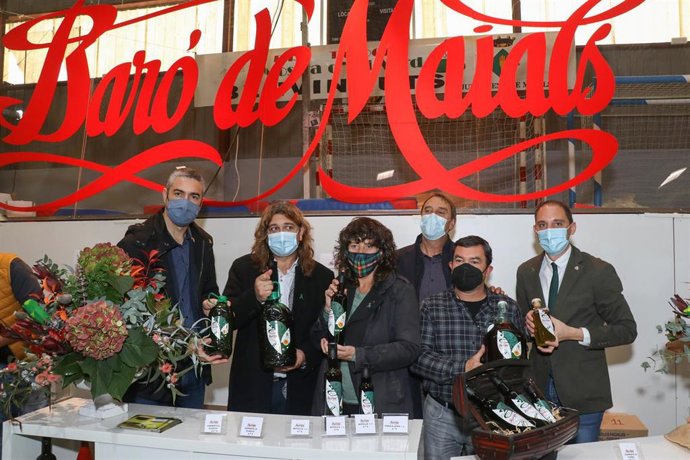 La consellera de Acción Climática, Alimentación y Acción Rural, Teresa Jord, inaugura la Fira de l'Oli Verd de Maials (Lleida)