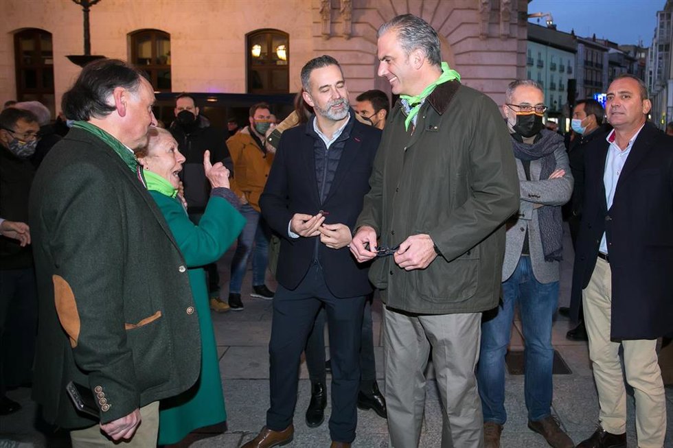 Ortega Smith acude a una manifestación que reclama comunicaciones por tren y por carretera para Burgos
