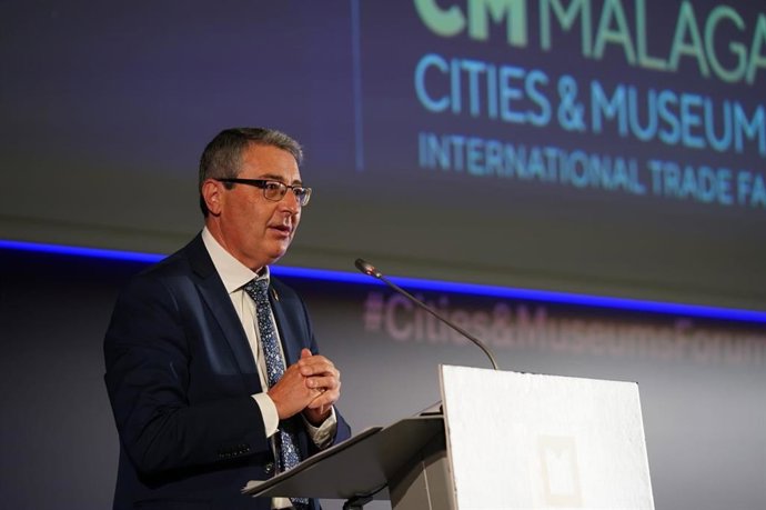 Archivo - El presidente de la Diputación de Málaga, Francisco Salado.