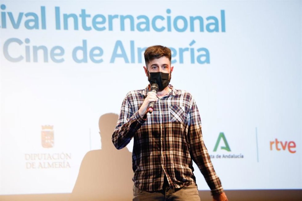El Teatro Apolo "se viste de largo" para la tercera sesión de 'Almería en corto'