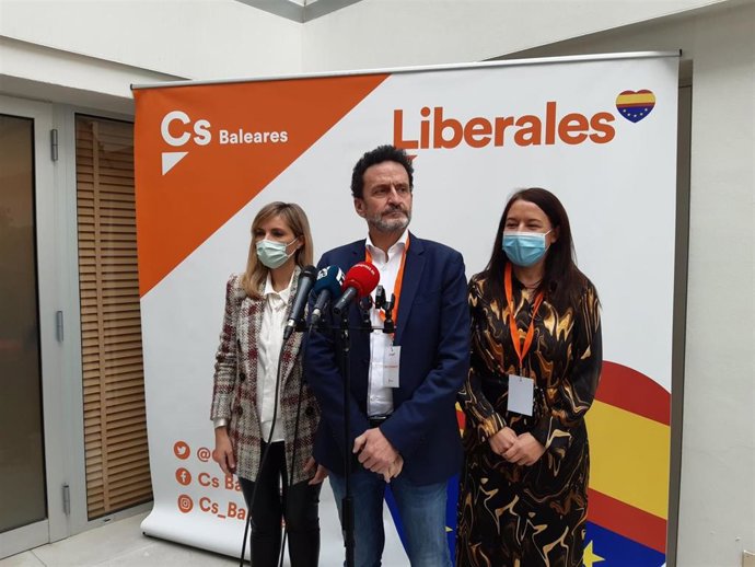 (I-D) La coordinadora autonómica de Cs Baleares, Patricia Guasp; el vicesecretario general y portavoz nacional Cs, Edmundo Bal, y la secretaria general de Cs, Marina Bravo.
