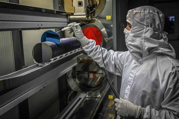 La UPVfab de la Universitat Politcnica de Valncia, una nueva sala limpia para transferencia de tecnología en fotónica, electrónica y química