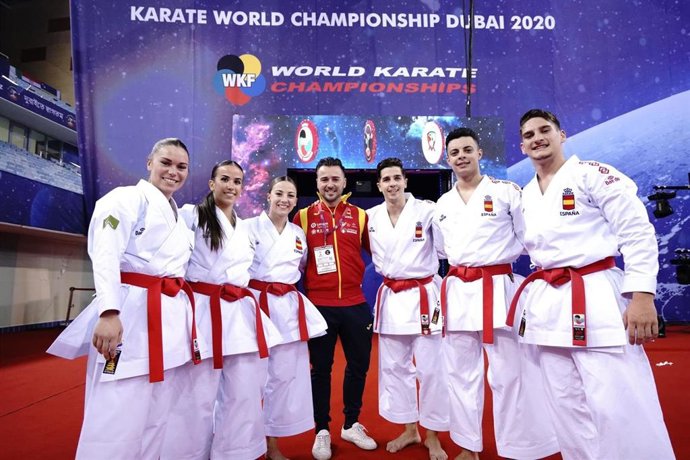 Los equipos españoles de kata, subcampeones del mundo