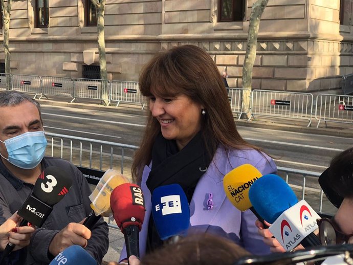 La presidenta del Parlament, Laura Borrs, en declaracions als mitjans davant el TSJC pel judici a Pau Juvill (CUP)
