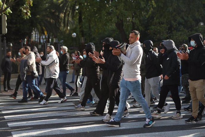 Nuevos cortes de carretera en la huelga del metal de Cádiz.