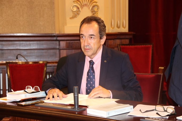 Archivo - El diputado y portavoz adjunto de Cs en el Parlament, Juan Manuel Gómez.