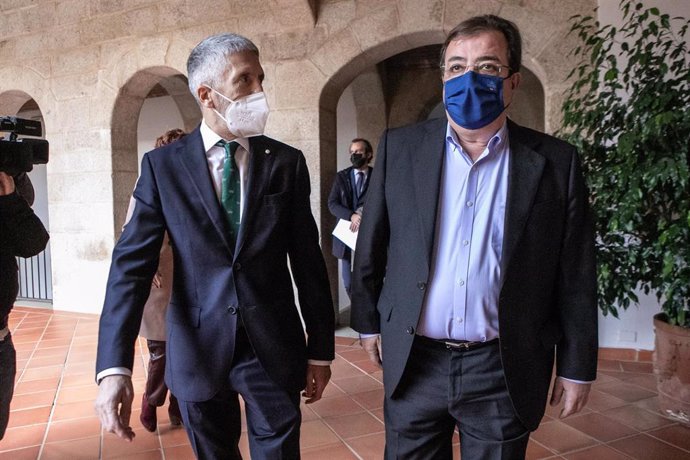 El presidente de la Junta de Extremadura, Guillermo Fernández Vara, se reúne con el ministro del Interior, Fernando Grande-Marlaska