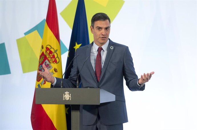 Archivo - El presidente de Gobierno, Pedro Sánchez, interviene en el acto El deporte rompe el círculo, en el Palacio de la Moncloa, a 29 de septiembre de 2021, en Madrid (España)