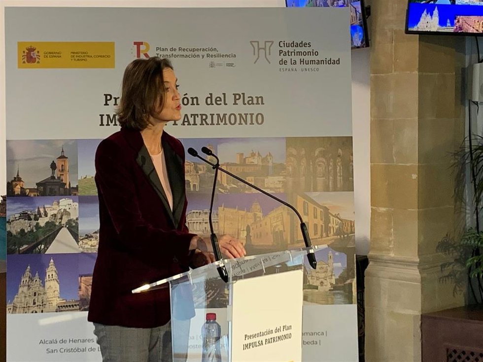 La ministra Reyes Maroto en el acto celebrado en Baeza.