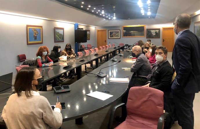 La Consejera De Derechos Sociales Y Bienestar, Melania Álvarez, Reunida Con Representantes Del Comité De Empresa Del ERA (Establecimientos Residenciales Para Personas Mayores De Asturias).