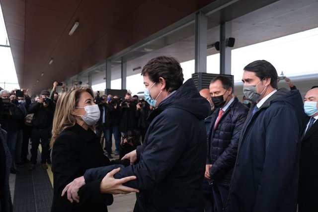 Fernández Mañueco, en el acto posterior al viaje de pruebas del tren entre Madrid y Orense,