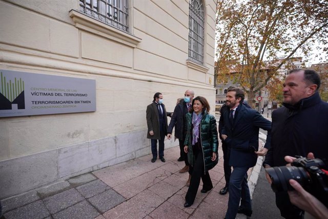 El líder del PP, Pablo Casado, a su llegada a una visita al Centro Memorial de Víctimas del Terrorismo 