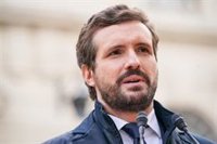 Unidas Podemos y Más País piden cuentas a Casado por su "casual" presencia en una misa por Franco