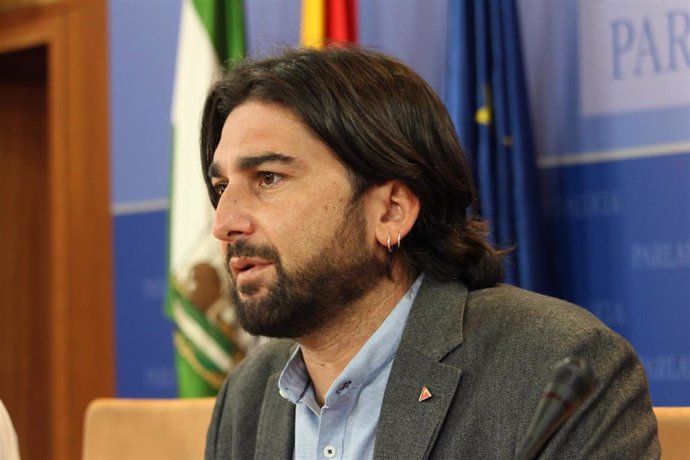 Sevilla.- Ismael Sánchez lamenta los datos de la EPA y reclama a la Junta que admita que no actúa "bien" contra el paro