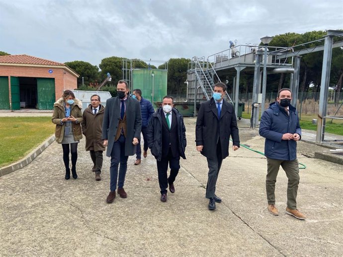 Ibañez en su visita a Pedrajas de San Esteban.