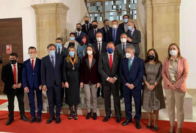 Foto de familia de los asistentes a la presentación del plan Impulsa Patrimonio.