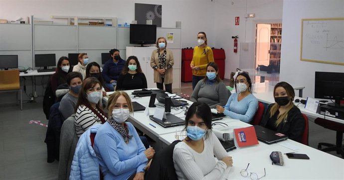 Jóvenes de Huércal-Overa (Almería) se forman como guías turísticos.