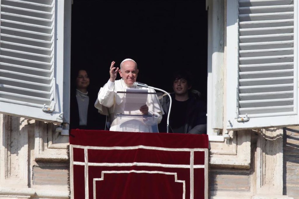 El Papa en el rezo del ángelus de este domingo