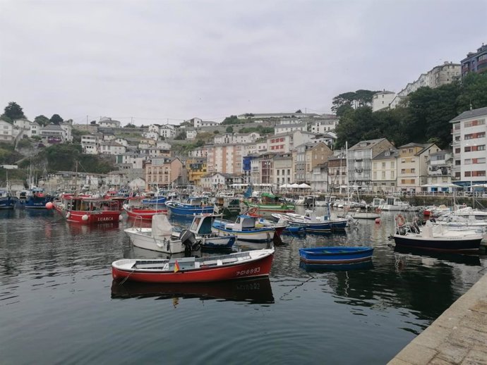 Archivo - Puerto de Luarca, municipio de Valdés. Barcos. Pesca.