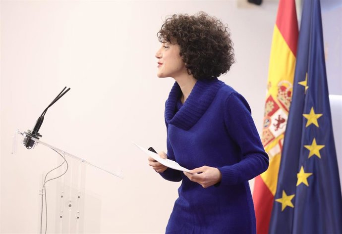 La diputada de Unidas Podemos y portavoz de En Comú Podem en el Congreso, Aina Vidal, en una rueda de prensa antes de participar en una Junta de portavoces del Congreso de los Diputados, a 22 de noviembre de 2021, en Madrid (España).
