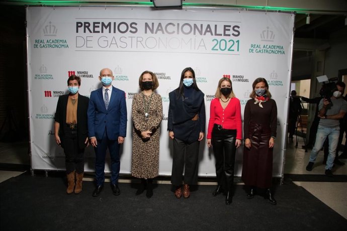 Begoña Villacis clausura la 46 edición de los Premios Nacionales de Gastronomía.