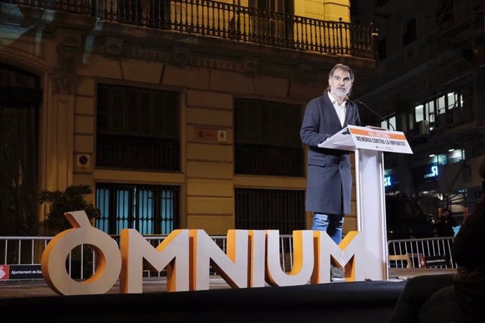 El presidente de mnium Cultural, Jordi Cuixart, en el acto ante la comisaría de Via Laietana