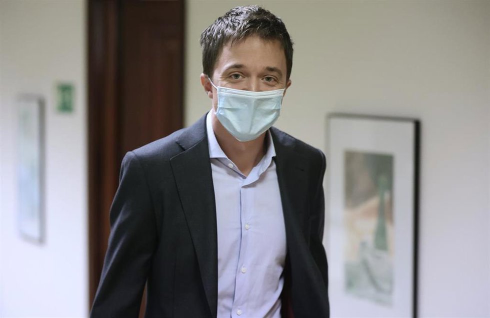 El líder de Más País, Íñigo Errejón, se dirige a una Junta de portavoces del Congreso de los Diputados, a 22 de noviembre de 2021, en Madrid (España).