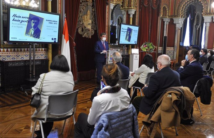 Homenaje en el Ayuntamiento de Bilbao al pintor Ramiro Arrue.