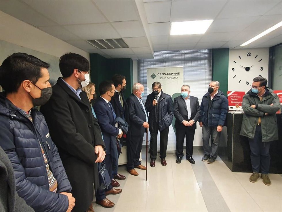 Aliaga inaugura la nueva sede de CEOS-Cepyme en Monzón.