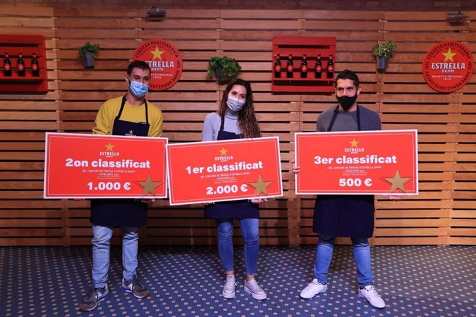 Ganadores del I Concurso de Tiraje de Estrella Damm Elías Latorre (Conservas Latorre, Barcelona) Jenifer Tejada (Bar Homer, Mollet) Raúl Ruiz (El 9 Suprem, Figueres)