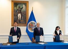 Firma del acuerdo para enviar una misión de observación electoral de la OEA a Colombia