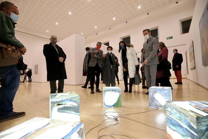 El vicepresidente de Cantabria, Pablo Zuloaga, inaugura la muestra sobre Gloria Torner