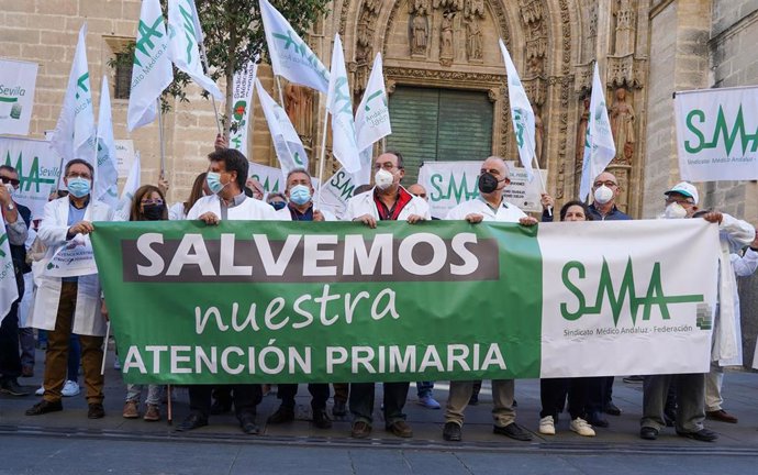 Concentración convocada por el Sindicato Médico Andaluz para "salvaguardar la atención primaria"