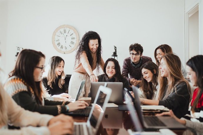 Australia abre fronteras y las solicitudes de estudiantes para viajar se triplican