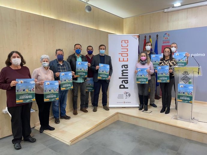 Representantes municipales y de centros educativos han presentado las actividades.