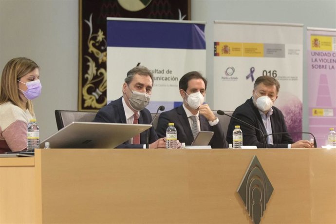 El delegado del Gobierno en C-LM, Francisco Tierraseca, interviene en el campus de la UCLM en Cuenca.