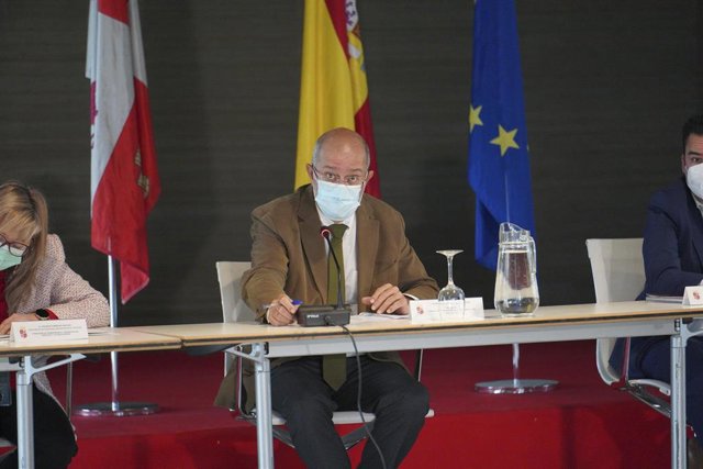 El vicepresidente, portavoz y consejero de Transparencia, Ordenación del Territorio y Acción Exterior, Francisco Igea, durante el Consejo de Cooperación para el Desarrollo.