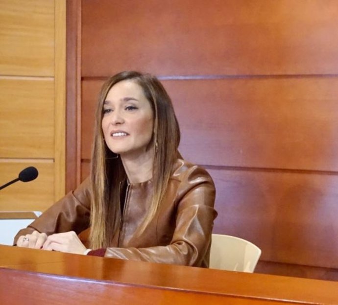 La portavoz municipal del grupo 'popular' en el Ayuntamiento de Málaga, Elisa Pérez de Siles, en rueda de prensa