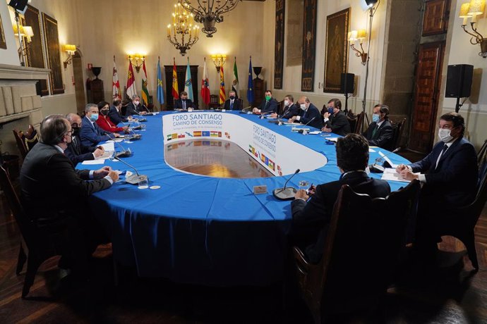 Reunió dels presidents autonmics en la cimera de Santiago de Compostella 