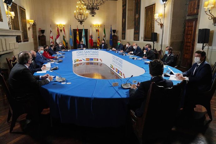 Reunión de los presidentes autonómicos en la Cumbre de Santiago de Compostela, en el Hostal dos Reis Católicos de Santiago, a 23 de noviembre de 2021, en Santiago de Compostela, A Coruña, Galicia (España). Ocho presidentes autonómicos participan en esta