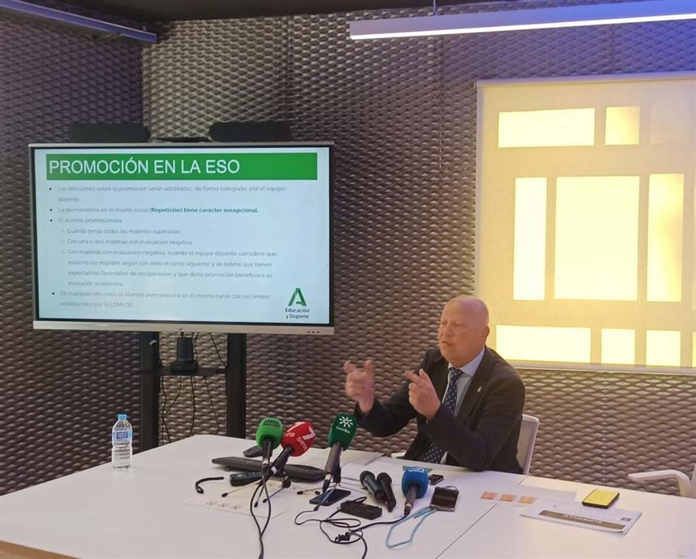 Andalucía dedicará más horas a matemáticas, lengua e inglés y la segunda lengua será obligatoria en 1 de ESO