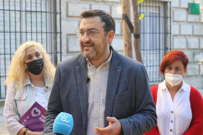 Remedios Ramos, Guzmán Ahumada y Paqui Macías, dirigentes de Unidas Podemos en Málaga
