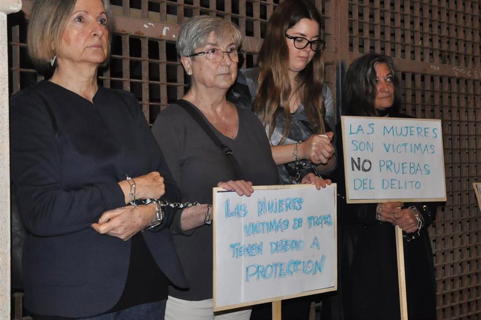 El CCCC y Amnistía Internacional visibilizan este 25N los distintos tipos de violencia contra las mujeres