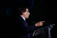 Almeida remarca que "lo importante" es que el espectáculo de Nacho Cano "se queda en Madrid"