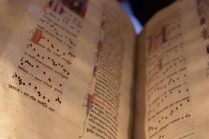 Una de las piezas que forman la exposición 'Códices del Rey Sabio. VIII Centenario de Alfonso X', en la Real Biblioteca del Monasterio de San Lorenzo de El Escorial.