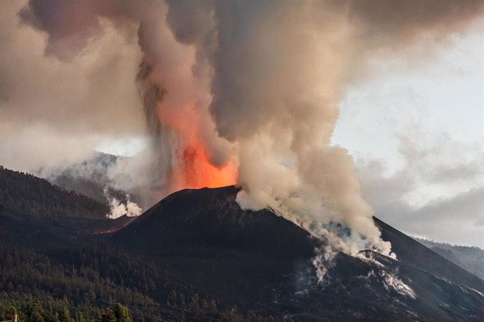 Volcán de Cumbre Vieja, a 19 de noviembre de 2021, en La Palma, Santa Cruz de Tenerife, Canarias (España).