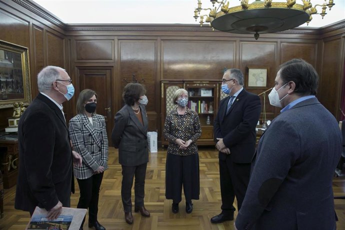 Encuentro con el alcalde, Enrique Maya.